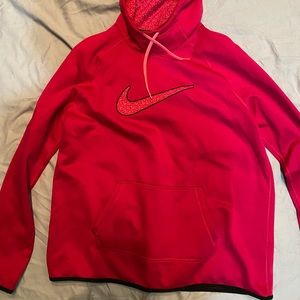 Nike women’s therma fit pink hooded sweatshirt XL